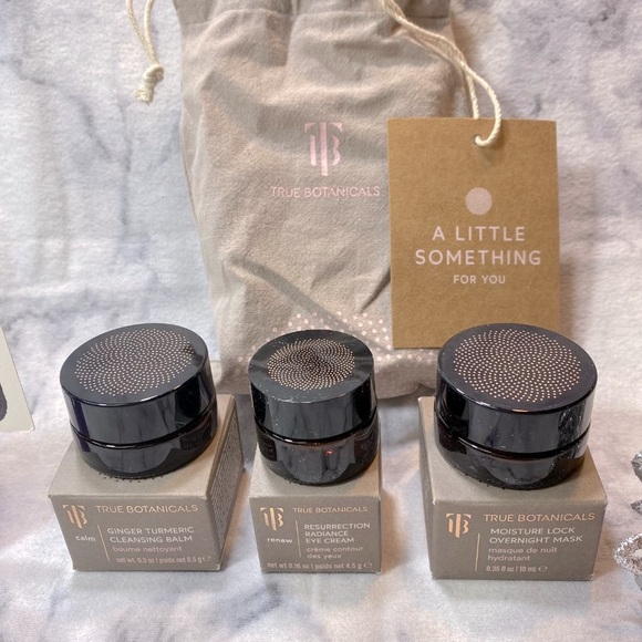 True Botanicals Gift Set 3pc in Draw-String Bag, Mask, Eye, Turmeric Cleansing - Picture 2 of 10